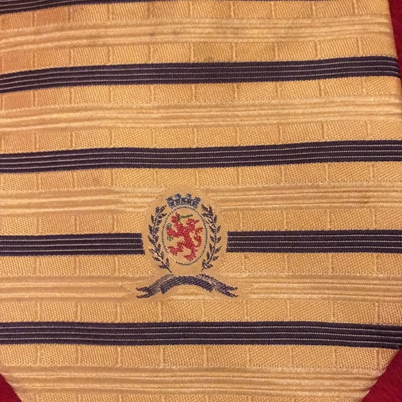 Tommy Hilfiger Gold and Blue Necktie 100% SILK - Picture 2 of 7
